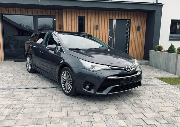 Toyota Avensis cena 49999 przebieg: 189000, rok produkcji 2015 z Kościerzyna małe 172